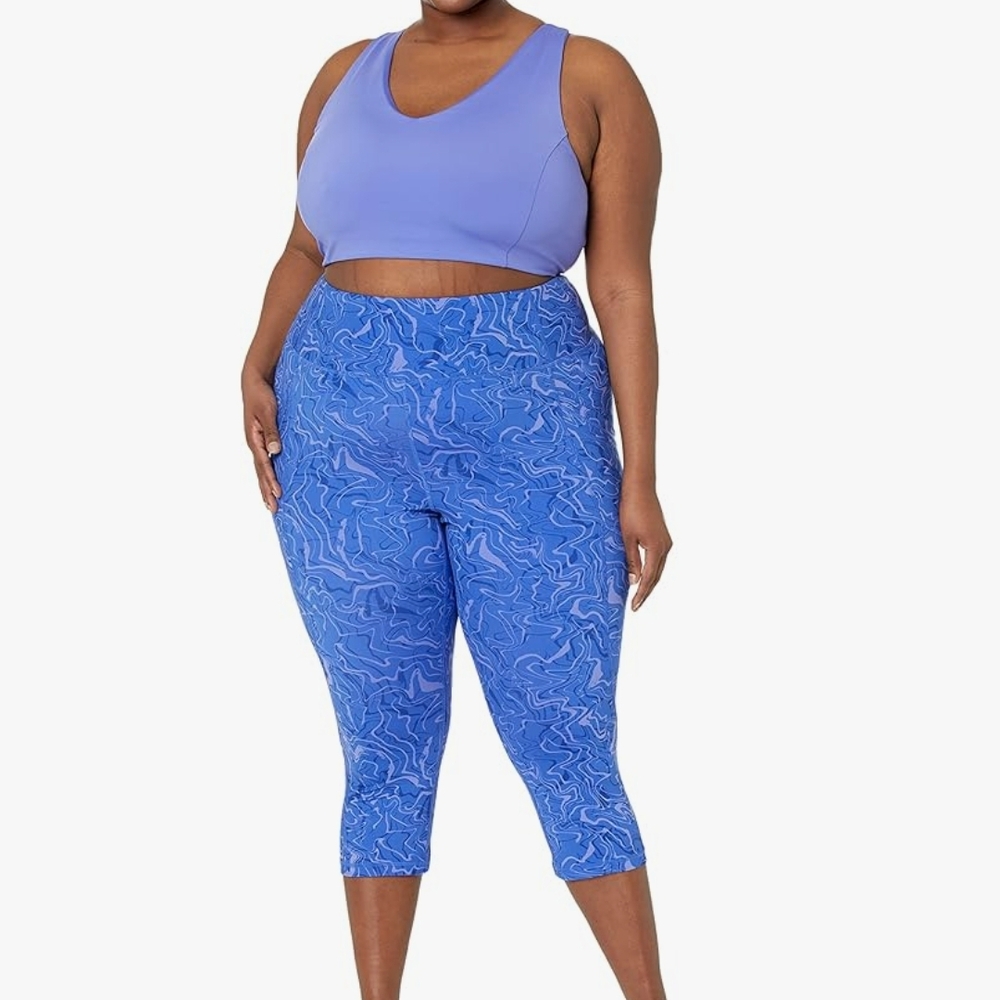 Amazon Essentials Women's Vibrant Blue Sports Bra